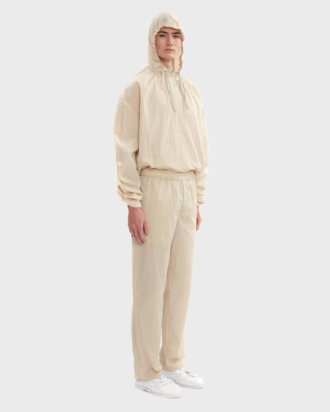 CRINKLED TROUSERS
