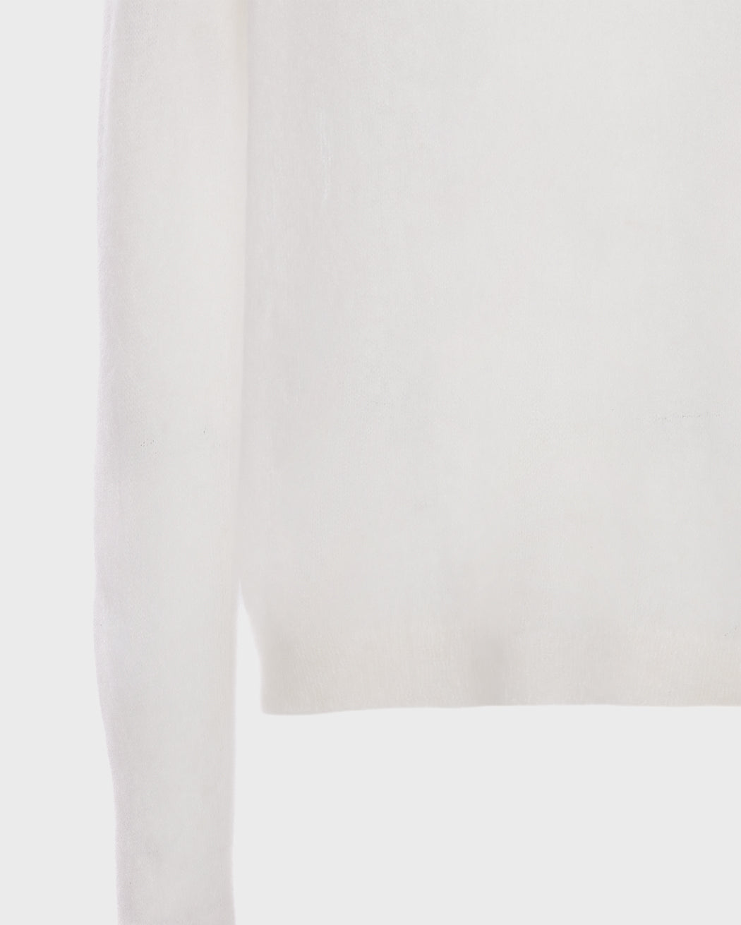 LIGHTWEIGHT SLIM FIT KNITWEAR