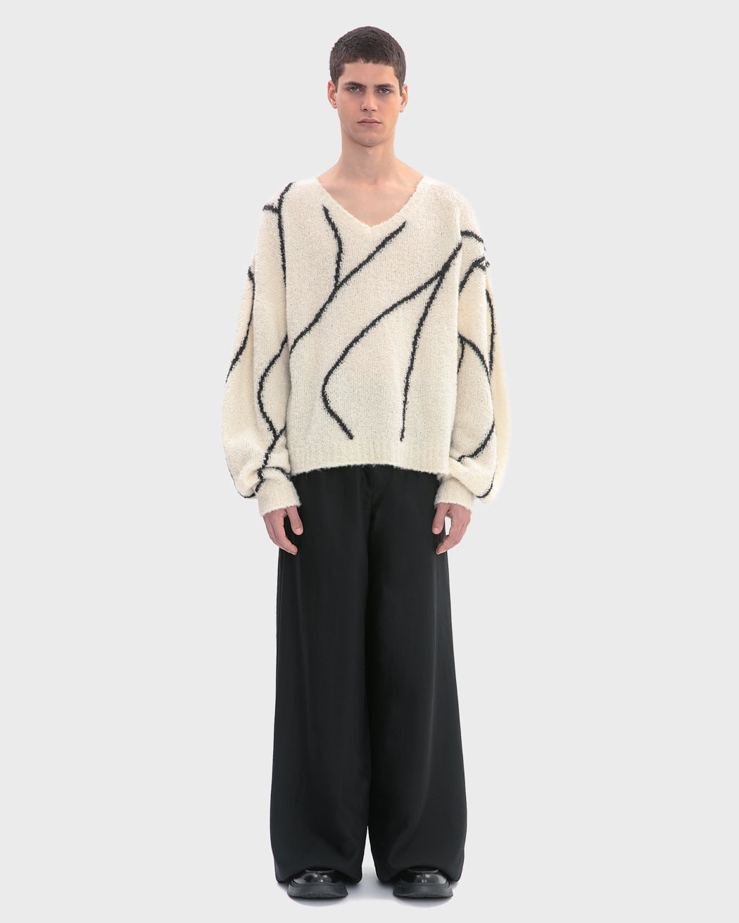 ARTIST OVERSIZED V-NECK KNITWEAR