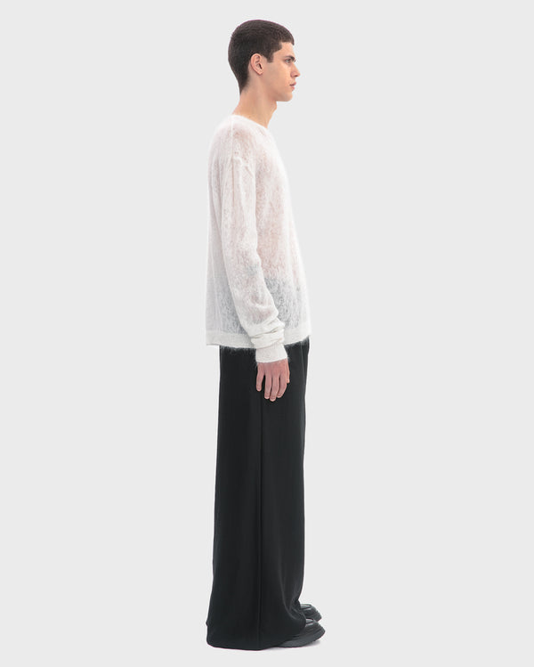 LIGHTWEIGHT SLIM FIT KNITWEAR
