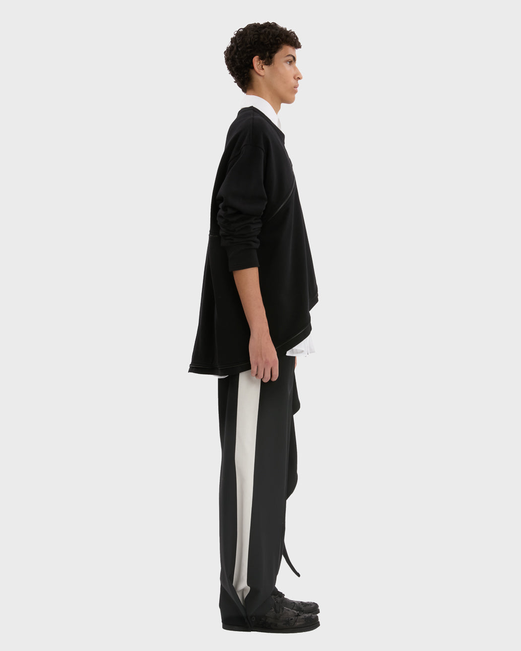 SPIRAL ZIP SWEATER