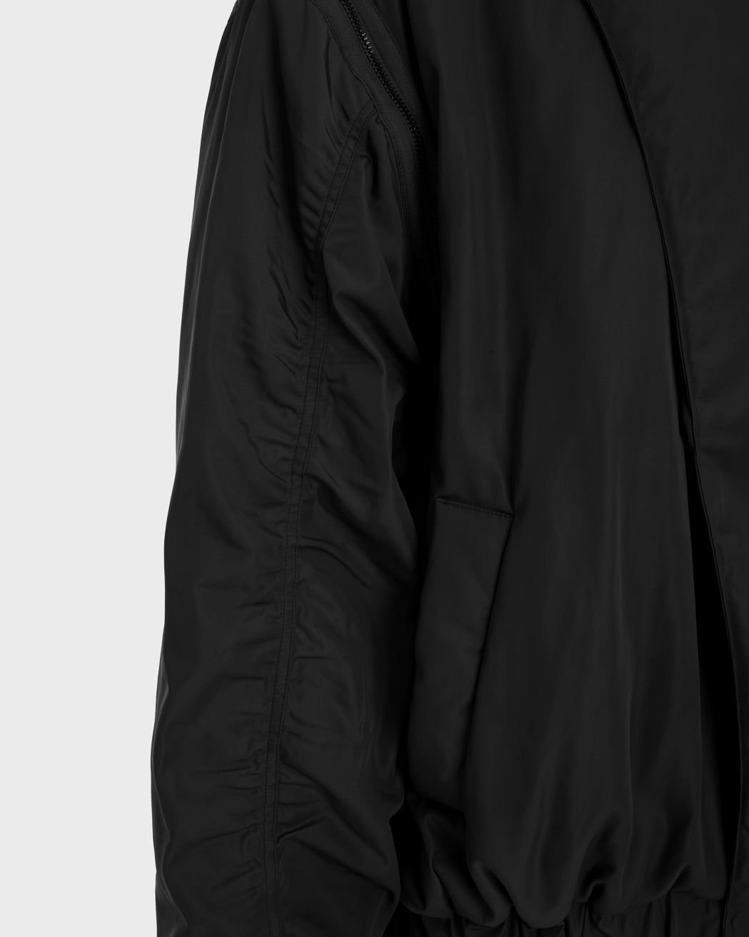 DETACHABLE SLEEVE BOMBER